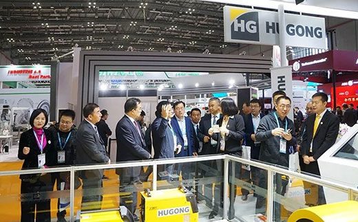 甘肃省天水市常务副市长莅临欧博abg官网意大利CEA展位