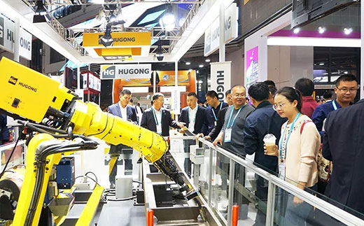 第二届进博会欧博abg官网意大利CEA展位机械人系统受到极大关注